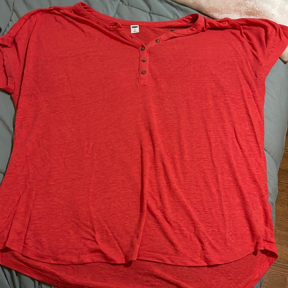 Old Navy V-Neck size XL in coral